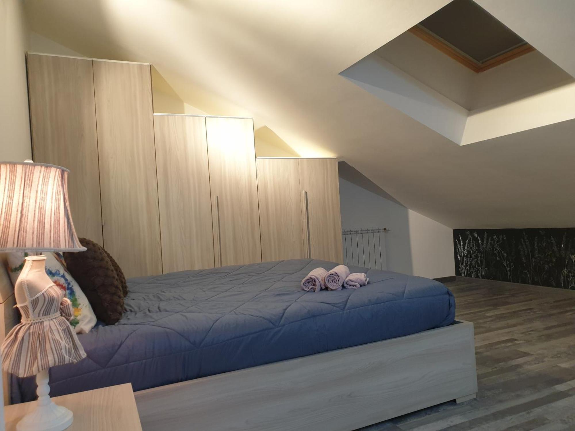 Angela'S Attic Apartment Voghera Bagian luar foto