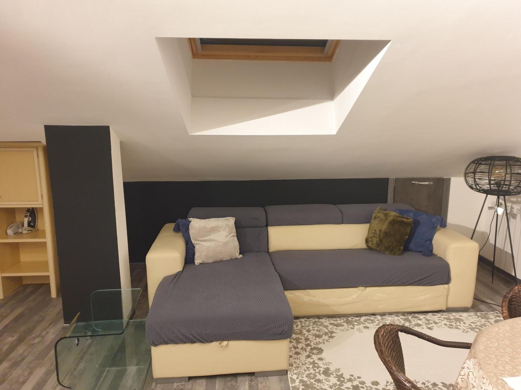 Angela'S Attic Apartment Voghera Bagian luar foto